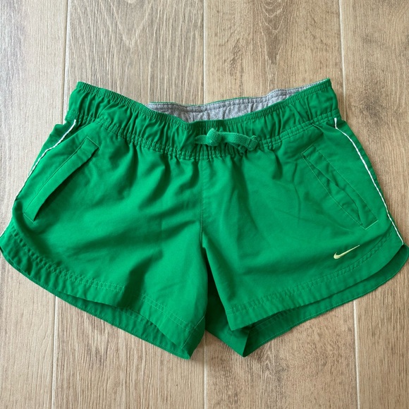 Nike shorts - women’s size medium, 4” inseam - Picture 1 of 4
